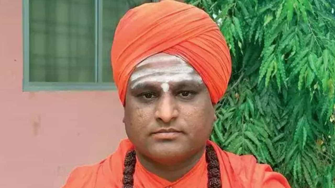 ಎಸ್ಸಿ, ಎಸ್ಟಿ ಮೀಸಲಾತಿ ಹೆಚ್ಚಿಸುವ ಸರ್ಕಾರದ ನಿರ್ಧಾರಕ್ಕೆ ಸ್ವಾಗತ: ವಾಲ್ಮೀಕಿ ಪೀಠದ ಪ್ರಸನ್ನಾನಂದ ಸ್ವಾಮೀಜಿ ಎಸ್ಸಿ, ಎಸ್ಟಿ ಮೀಸಲಾತಿ ಹೆಚ್ಚಿಸುವ ಸರ್ಕಾರದ ನಿರ್ಧಾರಕ್ಕೆ ಸ್ವಾಗತ: ವಾಲ್ಮೀಕಿ ಪೀಠದ ಪ್ರಸನ್ನಾನಂದ ಸ್ವಾಮೀಜಿ