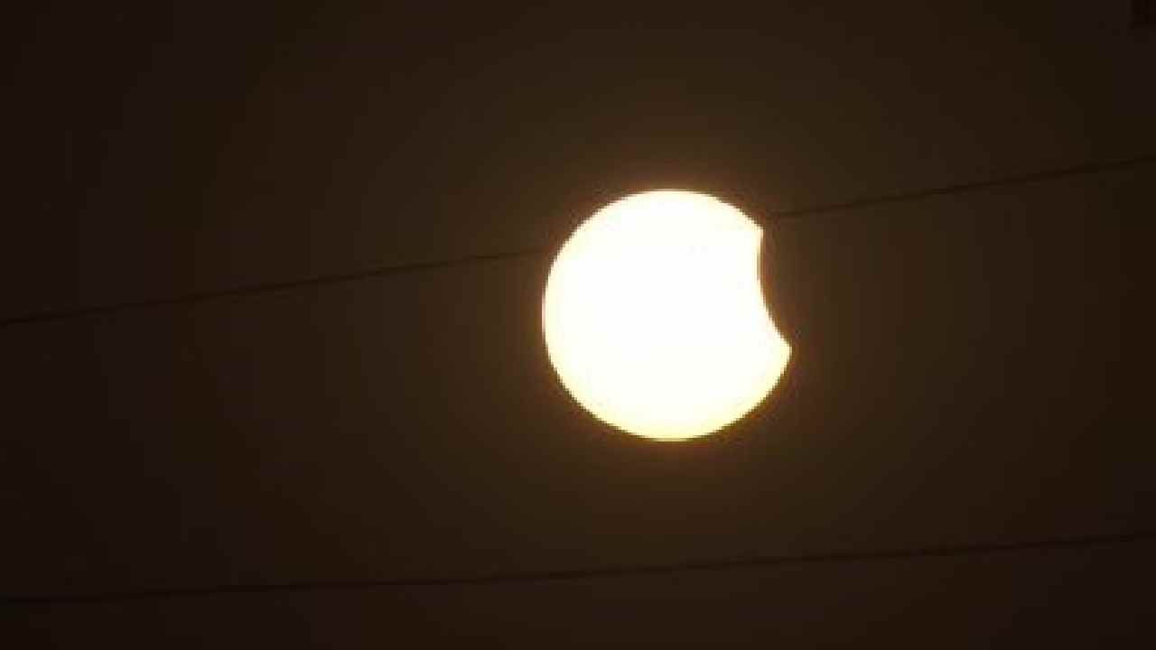 PartialSolarEclipse: ಕರ್ನಾಟಕದ ಹಲವೆಡೆ ಪಾರ್ಶ್ವ ಸೂರ್ಯಗ್ರಹಣ ಗೋಚರ: ಬೆಂಗಳೂರು ಬಹುತೇಕ ಸ್ತಬ್ಧ, ಹೊರಬಾರದ ಜನ