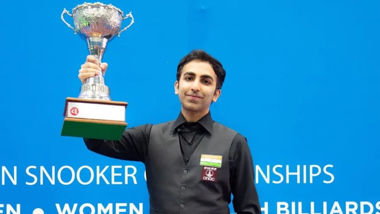 ಗೇಮ್ ಆರಂಭದಿಂದಲೂ ಕೊಠಾರಿ ವಿರುದ್ಧ ಮೇಲುಗೈ ಸಾಧಿಸಿದ ಅಡ್ವಾಣಿ, 150 ಪ್ಲಸ್ ಫಾರ್ಮ್ಯಾಟ್‌ನಲ್ಲಿ 149 ರ ಬ್ರೇಕ್‌ನೊಂದಿಗೆ ಮೊದಲ ಫ್ರೇಮ್ ಅನ್ನು ಗೆದ್ದರು. ಅಲ್ಲಿಯವರೆಗೆ ಕೊಠಾರಿ ಖಾತೆಯನ್ನು ತೆರೆದಿರಲಿಲ್ಲ. 