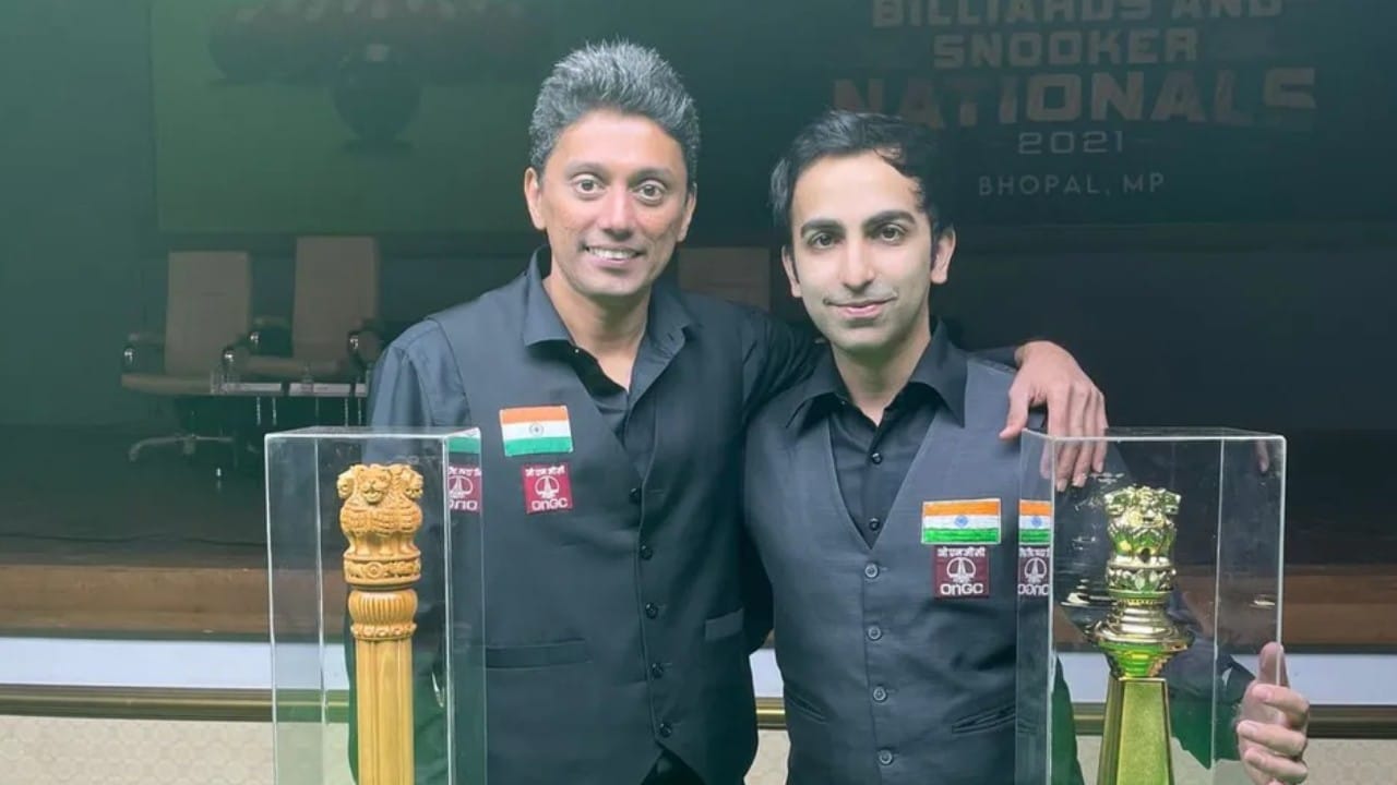 12 ತಿಂಗಳ ಹಿಂದೆ ಕತಾರ್‌ನಲ್ಲಿ IBSF 6-ರೆಡ್ ಸ್ನೂಕರ್ ವಿಶ್ವಕಪ್ ಗೆದ್ದಿದ್ದ ಅಡ್ವಾಣಿ ಮತ್ತೊಮ್ಮೆ ತಮ್ಮ ಚಾಂಪಿಯನ್ ಆಟವನ್ನು ಪ್ರದರ್ಶಿಸಿ ವಿಶ್ವ ಚಾಂಪಿಯನ್‌ಶಿಪ್‌ ಗೆದ್ದಿದ್ದಾರೆ.