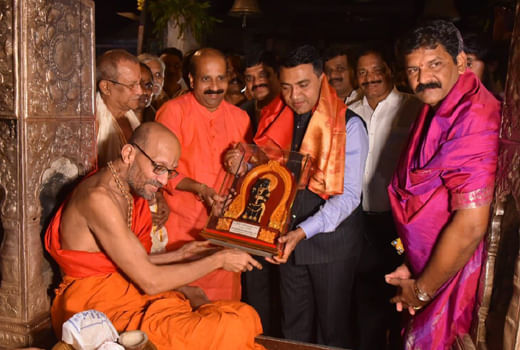 ಉಡುಪಿ ಕೃಷ್ಣಮಠ ಭೇಟಿಗೂ ಮುನ್ನ ಮಾಂಸಾಹಾರ ಸೇವಿಸಿದ್ರಾ ಗೋವಾ ಸಿಎಂ? ಉಡುಪಿ ಕೃಷ್ಣಮಠ ಭೇಟಿಗೂ ಮುನ್ನ ಮಾಂಸಾಹಾರ ಸೇವಿಸಿದ್ರಾ ಗೋವಾ ಸಿಎಂ?