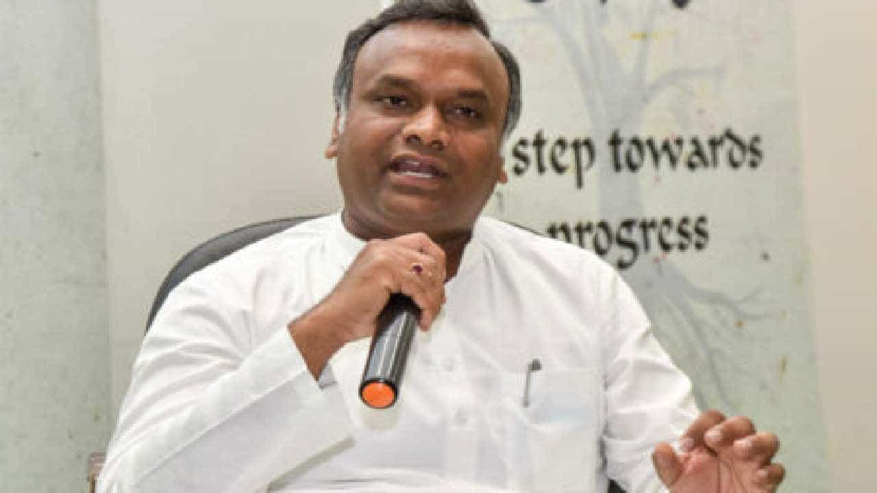 24 ಗಂಟೆಯೂ ಮೋದಿ ಚುನಾವಣೆ ಬಗ್ಗೆ ಯೋಚಿಸ್ತಾರೆ, ಕರ್ನಾಟಕ ಗೆಲ್ಲಬೇಕೇಂದು ಅನೇಕ ಬಾರಿ ಭೇಟಿ ಕೊಡ್ತಿದ್ದಾರೆ -ಪ್ರಿಯಾಂಕ್ ಖರ್ಗೆ 24 ಗಂಟೆಯೂ ಮೋದಿ ಚುನಾವಣೆ ಬಗ್ಗೆ ಯೋಚಿಸ್ತಾರೆ, ಕರ್ನಾಟಕ ಗೆಲ್ಲಬೇಕೇಂದು ಅನೇಕ ಬಾರಿ ಭೇಟಿ ಕೊಡ್ತಿದ್ದಾರೆ -ಪ್ರಿಯಾಂಕ್ ಖರ್ಗೆ