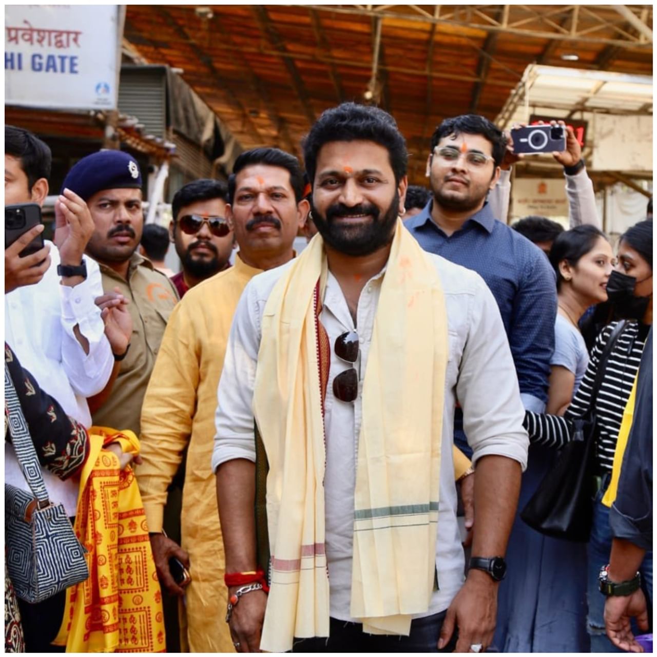 ನಟ ರಿಷಬ್​ ಶೆಟ್ಟಿ ಅವರಿಗೆ ‘ಕಾಂತಾರ’ ಚಿತ್ರದಿಂದ ದೊಡ್ಡ ಮಟ್ಟದ ಗೆಲುವು ಸಿಕ್ಕಿದೆ. ದೇಶಾದ್ಯಂತ ಈ ಸಿನಿಮಾ ಸೂಪರ್​ ಹಿಟ್​ ಆಗಿರುವುದರಿಂದ ರಿಷಬ್​ ಈಗ ಪ್ಯಾನ್​ ಇಂಡಿಯಾ ಹೀರೋ ಆಗಿದ್ದಾರೆ. ಈ ಚಿತ್ರದಲ್ಲಿ ಅವರ ಮಾಡಿದ ‘ಶಿವ’ ಎಂಬ ಪಾತ್ರ ಸಖತ್​ ಫೇಮಸ್​ ಆಗಿದೆ.