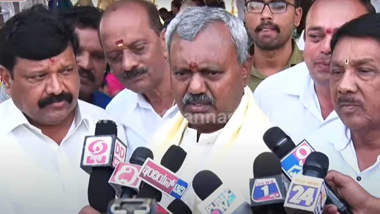 ದಸರಾ ಉತ್ಸವ ಕೇವಲ ಮೈಸೂರಿನವರಿಗೆ ಮಾತ್ರ ಅಲ್ಲ, ದೇಶ-ವಿದೇಶಗಳಿಂದ ಜನ ಉತ್ಸವ ನೋಡಲು ಬರುತ್ತಾರೆ: ಸೋಮಶೇಖರ್ ದಸರಾ ಉತ್ಸವ ಕೇವಲ ಮೈಸೂರಿನವರಿಗೆ ಮಾತ್ರ ಅಲ್ಲ, ದೇಶ-ವಿದೇಶಗಳಿಂದ ಜನ ಉತ್ಸವ ನೋಡಲು ಬರುತ್ತಾರೆ: ಸೋಮಶೇಖರ್