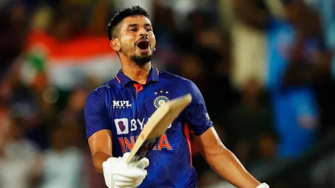 IND vs SA: 15 ಫೋರ್, ಅಜೇಯ 113 ರನ್; ಏಕದಿನ ಕ್ರಿಕೆಟ್ನಲ್ಲಿ 2ನೇ ಶತಕ ಸಿಡಿಸಿದ ಶ್ರೇಯಸ್ ಅಯ್ಯರ್! IND vs SA: 15 ಫೋರ್, ಅಜೇಯ 113 ರನ್; ಏಕದಿನ ಕ್ರಿಕೆಟ್ನಲ್ಲಿ 2ನೇ ಶತಕ ಸಿಡಿಸಿದ ಶ್ರೇಯಸ್ ಅಯ್ಯರ್!