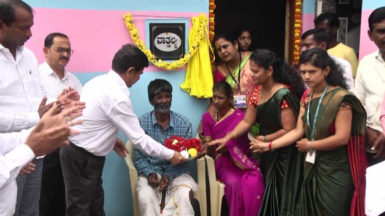 ಧರ್ಮಸ್ಥಳ ಸಂಘದಿಂದ ಮಾನವೀಯ ಕಾರ್ಯ, ಅಂಧರ ಬದುಕಿಗೆ ನೆಲೆ ಕಲ್ಪಿಸಿಕೊಟ್ಟು ತೋರಿದ ವಾತ್ಸಲ್ಯಕ್ಕೆ ಶ್ಲಾಘನೆ! ಧರ್ಮಸ್ಥಳ ಸಂಘದಿಂದ ಮಾನವೀಯ ಕಾರ್ಯ, ಅಂಧರ ಬದುಕಿಗೆ ನೆಲೆ ಕಲ್ಪಿಸಿಕೊಟ್ಟು ತೋರಿದ ವಾತ್ಸಲ್ಯಕ್ಕೆ ಶ್ಲಾಘನೆ!