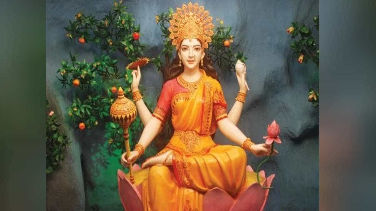 Siddhidatri Devi Avatar: ಮೋಕ್ಷ ಸಾಧನೆ ಅಥವಾ ಜೀವನ್ಮುಕ್ತಿಯನ್ನು ಸಾಧಿಸಲು ಸಿದ್ಧಿದಾತ್ರಿ ದೇವಿಯ ಆರಾಧನೆ ಮಾಡಬೇಕು Siddhidatri Devi Avatar: ಮೋಕ್ಷ ಸಾಧನೆ ಅಥವಾ ಜೀವನ್ಮುಕ್ತಿಯನ್ನು ಸಾಧಿಸಲು ಸಿದ್ಧಿದಾತ್ರಿ ದೇವಿಯ ಆರಾಧನೆ ಮಾಡಬೇಕು