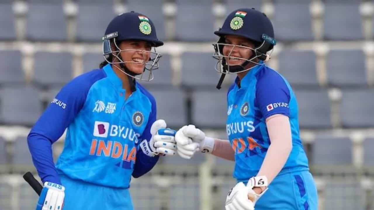 Asia Cup 2022: ಫೈನಲ್ ಸೋಲಿಗೆ ಪ್ರತೀಕಾರ; ಬಾಂಗ್ಲಾ ತಂಡವನ್ನು ಮಣಿಸಿ ಸೆಮಿಫೈನಲ್ಗೆ ಲಗ್ಗೆ ಇಟ್ಟ ಟೀಂ ಇಂಡಿಯಾ Asia Cup 2022: ಫೈನಲ್ ಸೋಲಿಗೆ ಪ್ರತೀಕಾರ; ಬಾಂಗ್ಲಾ ತಂಡವನ್ನು ಮಣಿಸಿ ಸೆಮಿಫೈನಲ್ಗೆ ಲಗ್ಗೆ ಇಟ್ಟ ಟೀಂ ಇಂಡಿಯಾ