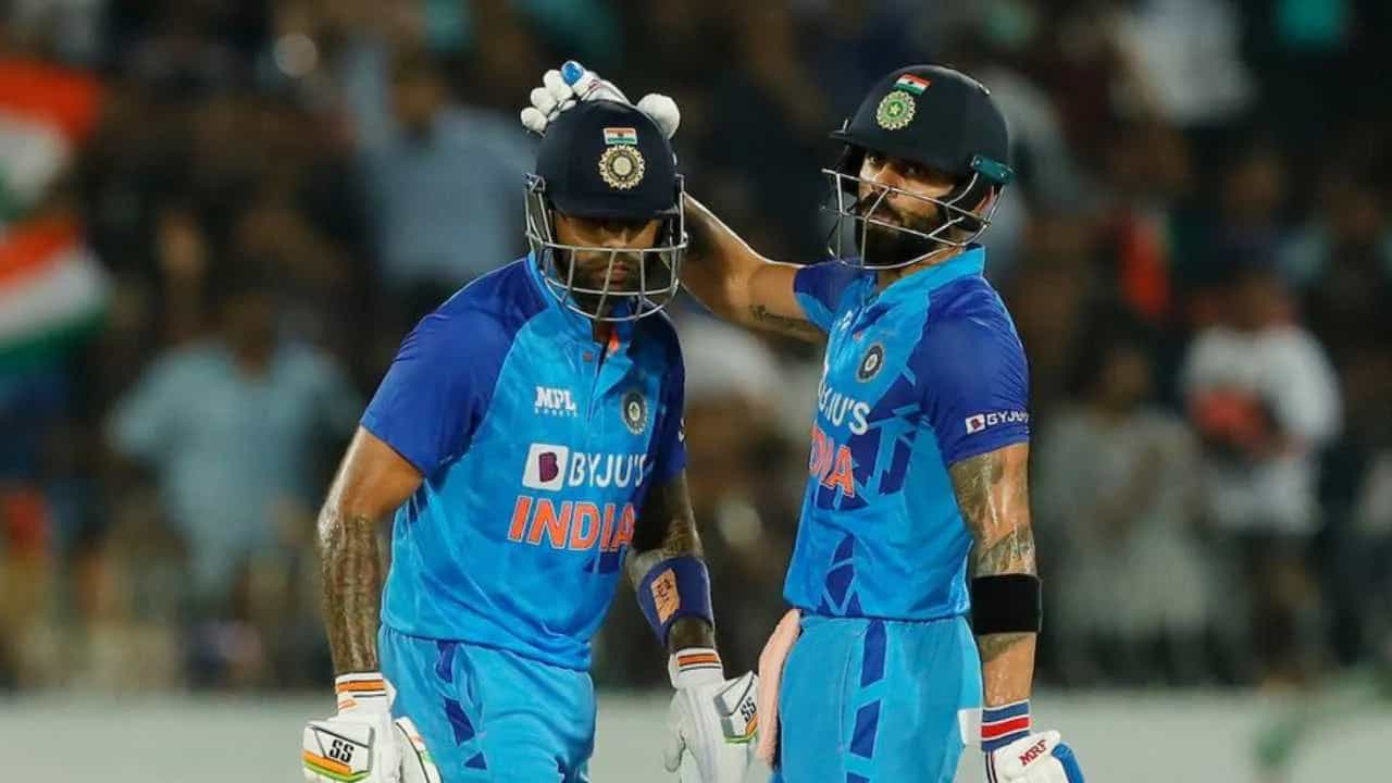 ICC rankings: ನಂ.1 ಪಟ್ಟದಲ್ಲಿ ಸೂರ್ಯ ಭದ್ರ; ಟಾಪ್ 10 ರಿಂದ ಕಿಂಗ್ ಕೊಹ್ಲಿ ಔಟ್..! ICC rankings: ನಂ.1 ಪಟ್ಟದಲ್ಲಿ ಸೂರ್ಯ ಭದ್ರ; ಟಾಪ್ 10 ರಿಂದ ಕಿಂಗ್ ಕೊಹ್ಲಿ ಔಟ್..!