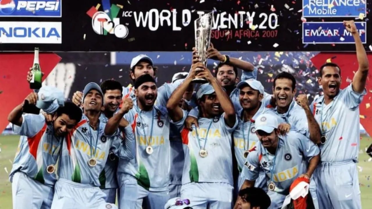 T20 World Cup: 7 ಸೀಸನ್ಸ್, 6 ಚಾಂಪಿಯನ್ ತಂಡಗಳು; ಈ ಬಾರಿ ಟಿ20 ವಿಶ್ವಕಪ್ ಗೆಲ್ಲುವವರು ಯಾರು? T20 World Cup: 7 ಸೀಸನ್ಸ್, 6 ಚಾಂಪಿಯನ್ ತಂಡಗಳು; ಈ ಬಾರಿ ಟಿ20 ವಿಶ್ವಕಪ್ ಗೆಲ್ಲುವವರು ಯಾರು?