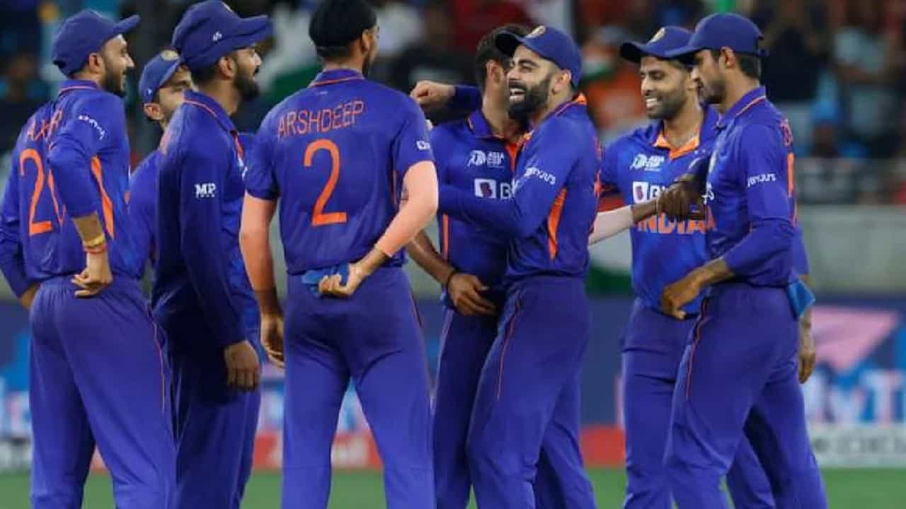 IND vs SA: ಕೊಹ್ಲಿಗೆ ವಿಶ್ರಾಂತಿ.. ಯಾರಿಗೆ ಸಿಗುತ್ತೆ ಅವಕಾಶ? 3ನೇ ಟಿ20 ಪಂದ್ಯಕ್ಕೆ ಸಂಭಾವ್ಯ ಪ್ಲೇಯಿಂಗ್ 11 ಹೀಗಿದೆ IND vs SA: ಕೊಹ್ಲಿಗೆ ವಿಶ್ರಾಂತಿ.. ಯಾರಿಗೆ ಸಿಗುತ್ತೆ ಅವಕಾಶ? 3ನೇ ಟಿ20 ಪಂದ್ಯಕ್ಕೆ ಸಂಭಾವ್ಯ ಪ್ಲೇಯಿಂಗ್ 11 ಹೀಗಿದೆ