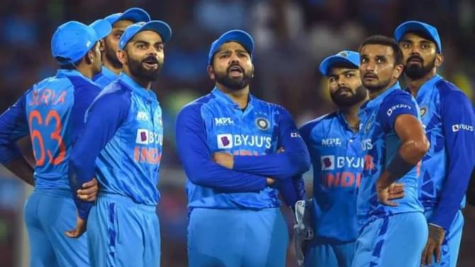 ಸಮಸ್ಯೆಗಳ ಮೂಟೆ ಹೊತ್ತು ಆಸ್ಟ್ರೇಲಿಯಕ್ಕೆ ಕಾಲಿಟ್ಟಿರುವ ಟೀಂ ಇಂಡಿಯಾಕ್ಕೆ ಈ 5 ಸವಾಲುಗಳದ್ದೇ ಚಿಂತೆ..! ಸಮಸ್ಯೆಗಳ ಮೂಟೆ ಹೊತ್ತು ಆಸ್ಟ್ರೇಲಿಯಕ್ಕೆ ಕಾಲಿಟ್ಟಿರುವ ಟೀಂ ಇಂಡಿಯಾಕ್ಕೆ ಈ 5 ಸವಾಲುಗಳದ್ದೇ ಚಿಂತೆ..!