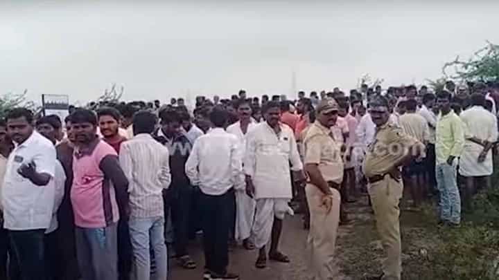 ಬನ್ನಿ ಕೊಡುವ ನೆಪದಲ್ಲಿ ನಿರ್ಜನ ಪ್ರದೇಶಕ್ಕೆ ಕರೆದು ರಾಯಚೂರು ಜಿಲ್ಲೆ ಕೋಠಾ ಗ್ರಾಮ ಪಂಚಾಯಿತಿಯ ಪಿಡಿಒ ಗಜದಂಡಯ್ಯರ ಬರ್ಬರ ಹತ್ಯೆ! ಬನ್ನಿ ಕೊಡುವ ನೆಪದಲ್ಲಿ ನಿರ್ಜನ ಪ್ರದೇಶಕ್ಕೆ ಕರೆದು ರಾಯಚೂರು ಜಿಲ್ಲೆ ಕೋಠಾ ಗ್ರಾಮ ಪಂಚಾಯಿತಿಯ ಪಿಡಿಒ ಗಜದಂಡಯ್ಯರ ಬರ್ಬರ ಹತ್ಯೆ!