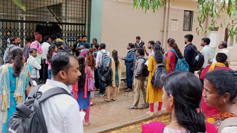 UGC-NET ಅರ್ಹತಾ ಪರೀಕ್ಷೆಯಲ್ಲಿ ಗೊಂದಲ- ಕನ್ನಡ ವಿಷಯ ಪರೀಕ್ಷಾರ್ಥಿಗಳ ಆಕ್ರೋಶ, ಕೊನೆಗೆ ಮರು ಪರೀಕ್ಷೆಗೆ ಒಪ್ಪಿಗೆ