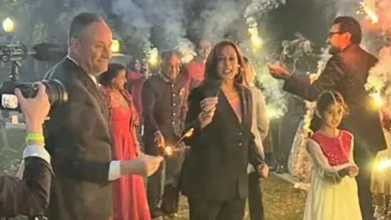 Kamala Harris: ಭಾರತೀಯರ ಜೊತೆಗೆ ದೀಪಾವಳಿ ಆಚರಿಸಿದ ಅಮೆರಿಕದ ಉಪಾಧ್ಯಕ್ಷೆ ಕಮಲಾ ಹ್ಯಾರಿಸ್