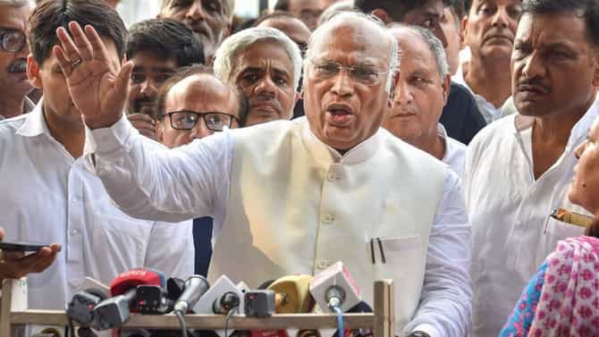 Mallikarjuna Kharge: ರಾಜ್ಯಸಭಾ ವಿಪಕ್ಷ ನಾಯಕ ಸ್ಥಾನಕ್ಕೆ ರಾಜೀನಾಮೆ ನೀಡಿದ ಮಲ್ಲಿಕಾರ್ಜುನ ಖರ್ಗೆ