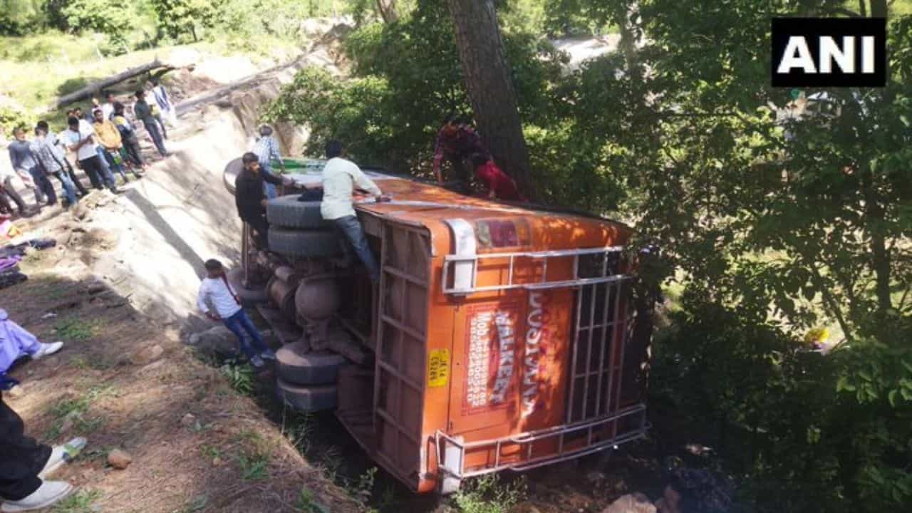 Bus accident: ಉಧಮ್‌ಪುರದ ಮನ್ಸರ್ ಮೋರ್ಹ್‌ನಲ್ಲಿ ಬಸ್ ಅಪಘಾತ, 1 ಸಾವು, 10 ಮಂದಿಗೆ ಗಾಯ