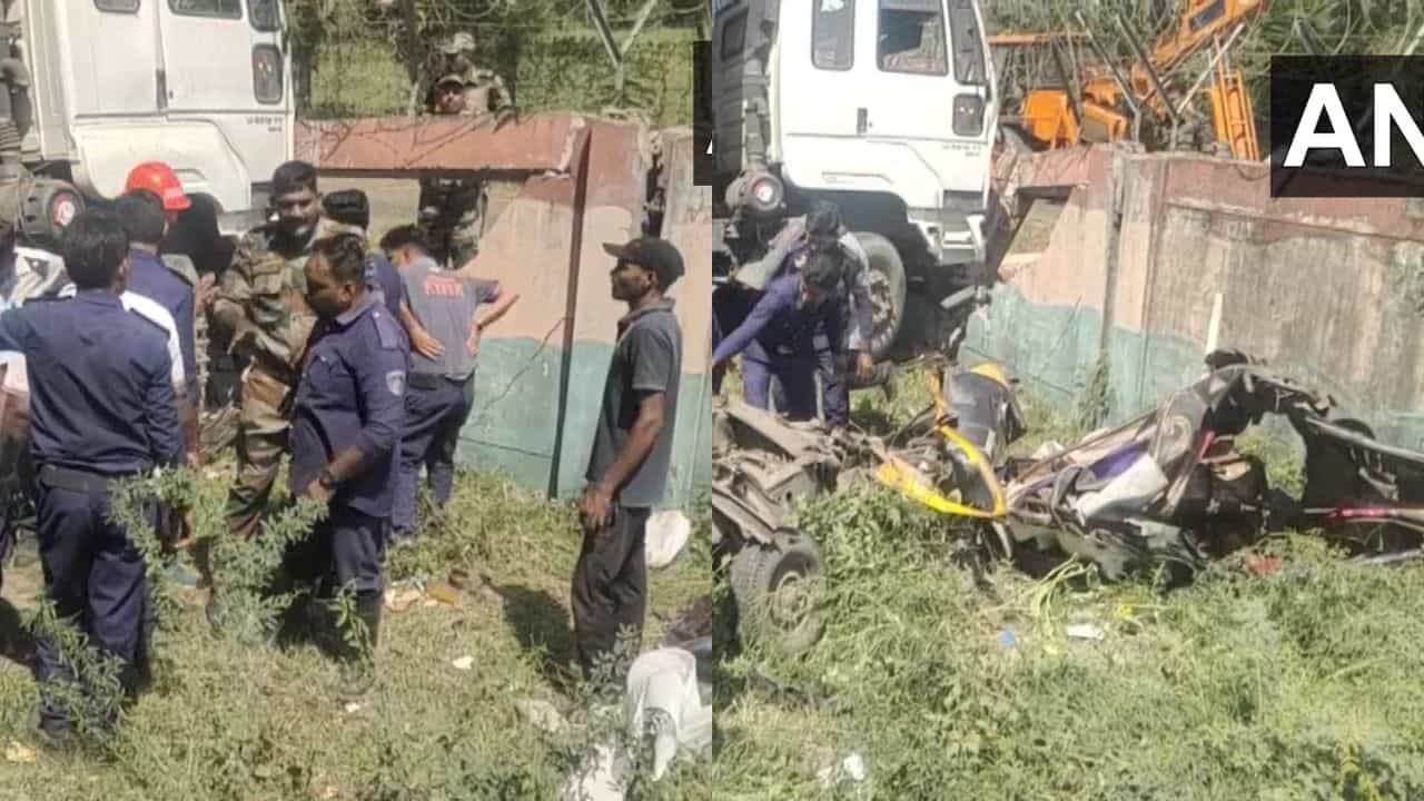 Breaking: ಗುಜರಾತಿನಲ್ಲಿ ಆಟೋ - ಟ್ರಕ್ ನಡುವೆ ಭೀಕರ ಅಪಘಾತ, 7 ಜನ ಸಾವು, 7 ಮಂದಿಗೆ ಗಾಯ Breaking: ಗುಜರಾತಿನಲ್ಲಿ ಆಟೋ - ಟ್ರಕ್ ನಡುವೆ ಭೀಕರ ಅಪಘಾತ, 7 ಜನ ಸಾವು, 7 ಮಂದಿಗೆ ಗಾಯ