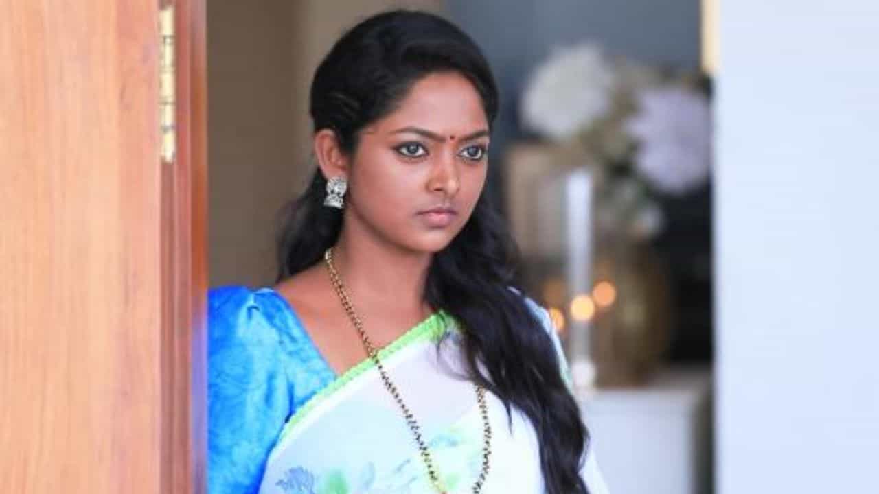Lakshana Serial: ಕಥೆಯ ರಿಯಲ್ ವಿಲನ್ ಹುಡುಕಾಟದಲ್ಲಿ ಭೂಪತಿ - ನಕ್ಷತ್ರ, ಯಾರು ಈ ಹೊಸ ವಿಲನ್ Lakshana Serial: ಕಥೆಯ ರಿಯಲ್ ವಿಲನ್ ಹುಡುಕಾಟದಲ್ಲಿ ಭೂಪತಿ - ನಕ್ಷತ್ರ, ಯಾರು ಈ ಹೊಸ ವಿಲನ್