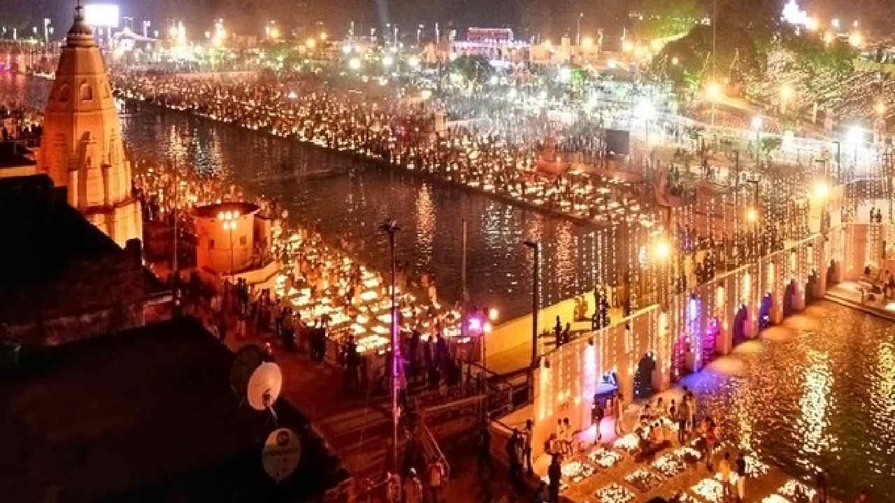 Ayodhya Deepotsav: ಇಂದು ಅಯೋಧ್ಯೆ ದೀಪೋತ್ಸವದಲ್ಲಿ ಪ್ರಧಾನಿ ಮೋದಿ ಭಾಗಿ; ರಾಮಜನ್ಮ ಭೂಮಿಯಲ್ಲಿ ಬೆಳಗಲಿವೆ 15 ಲಕ್ಷ ದೀಪಗಳು Ayodhya Deepotsav: ಇಂದು ಅಯೋಧ್ಯೆ ದೀಪೋತ್ಸವದಲ್ಲಿ ಪ್ರಧಾನಿ ಮೋದಿ ಭಾಗಿ; ರಾಮಜನ್ಮ ಭೂಮಿಯಲ್ಲಿ ಬೆಳಗಲಿವೆ 15 ಲಕ್ಷ ದೀಪಗಳು
