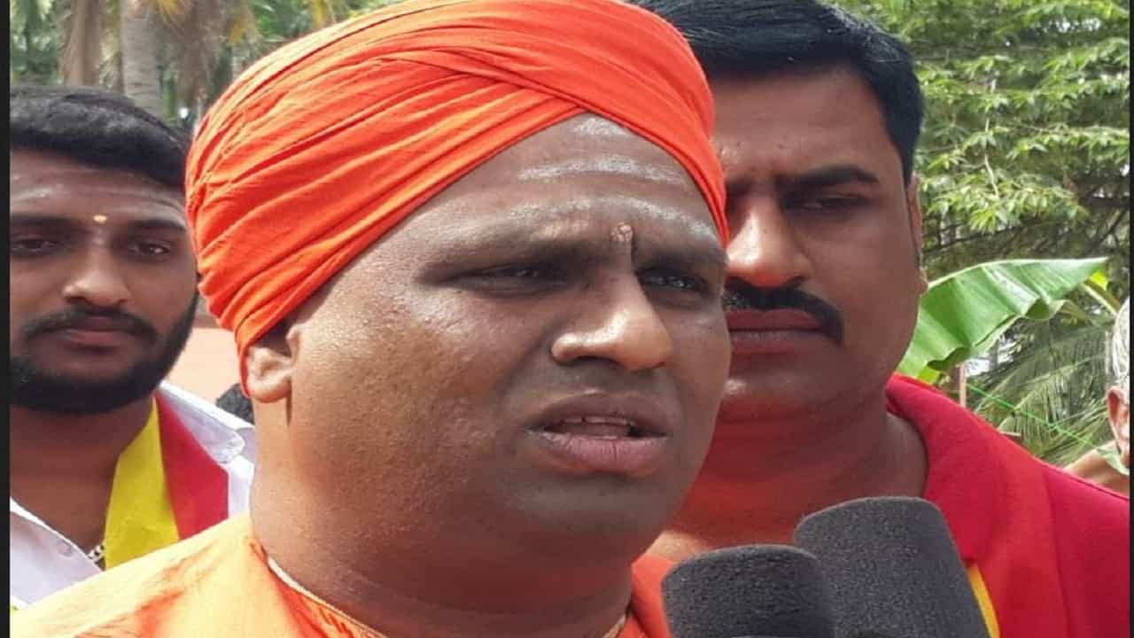 ಬಸವಲಿಂಗಶ್ರೀ ಆತ್ಮಹತ್ಯೆ ಸುತ್ತ ನೂರೆಂಟು ಅನುಮಾನದ ಹುತ್ತ, ವಿಡಿಯೋ ತೋರಿಸಿ ಸ್ವಾಮೀಜಿಗೆ ಹೆದರಿಸಿದ್ರಾ? ಬಸವಲಿಂಗಶ್ರೀ ಆತ್ಮಹತ್ಯೆ ಸುತ್ತ ನೂರೆಂಟು ಅನುಮಾನದ ಹುತ್ತ, ವಿಡಿಯೋ ತೋರಿಸಿ ಸ್ವಾಮೀಜಿಗೆ ಹೆದರಿಸಿದ್ರಾ?