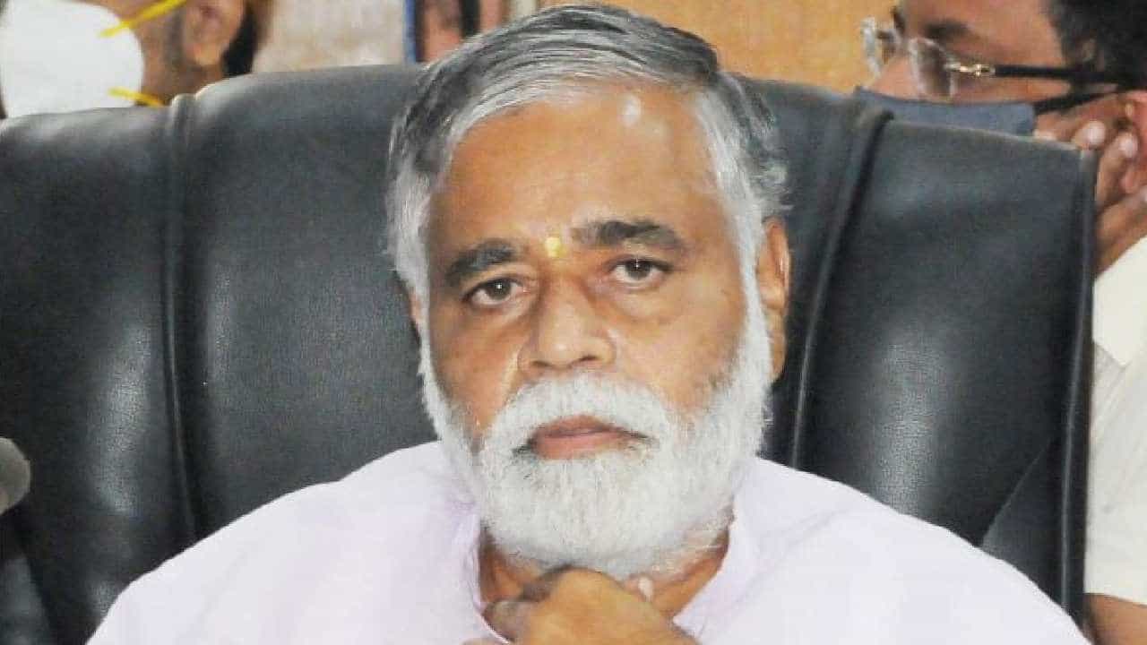 ಕಿಡಿ ಹೊತ್ತಿಸಿದ ‘100 ರೂಪಾಯಿ’ ದೇಣಿಗೆ ಸುತ್ತೋಲೆ: ಸಿಎಂ, ಶಿಕ್ಷಣ ಸಚಿವರಿಗೆ ಸಂಬಂಧವಿಲ್ಲ ಎಂದ ನಾಗೇಶ್ ಕಿಡಿ ಹೊತ್ತಿಸಿದ ‘100 ರೂಪಾಯಿ’ ದೇಣಿಗೆ ಸುತ್ತೋಲೆ: ಸಿಎಂ, ಶಿಕ್ಷಣ ಸಚಿವರಿಗೆ ಸಂಬಂಧವಿಲ್ಲ ಎಂದ ನಾಗೇಶ್