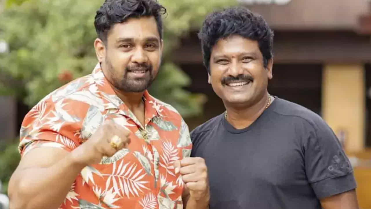 ಧ್ರುವ ಸರ್ಜಾ-ಪ್ರೇಮ್ ಸಿನಿಮಾ ಟೈಟಲ್ ಟೀಸರ್ ಲಾಂಚ್ ಕಾರ್ಯಕ್ರಮ ಲೈವ್ ನೋಡಿ ಧ್ರುವ ಸರ್ಜಾ-ಪ್ರೇಮ್ ಸಿನಿಮಾ ಟೈಟಲ್ ಟೀಸರ್ ಲಾಂಚ್ ಕಾರ್ಯಕ್ರಮ ಲೈವ್ ನೋಡಿ
