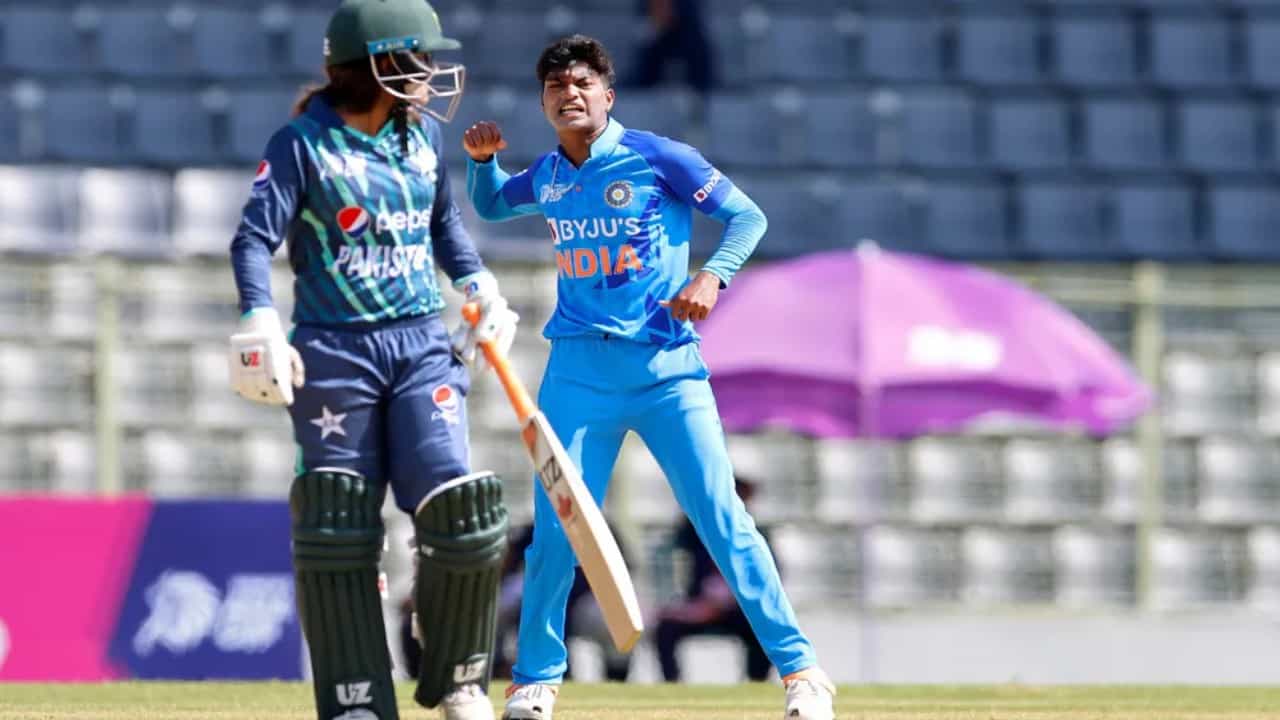 Asia Cup 2022: ಸೆಮಿಫೈನಲ್ಗೆ ಎಂಟ್ರಿಕೊಟ್ಟ ಭಾರತ-ಪಾಕಿಸ್ತಾನ; ಉಭಯ ತಂಡಗಳ ನಡುವೆ ಮತ್ತೊಂದು ಪಂದ್ಯ? Asia Cup 2022: ಸೆಮಿಫೈನಲ್ಗೆ ಎಂಟ್ರಿಕೊಟ್ಟ ಭಾರತ-ಪಾಕಿಸ್ತಾನ; ಉಭಯ ತಂಡಗಳ ನಡುವೆ ಮತ್ತೊಂದು ಪಂದ್ಯ?