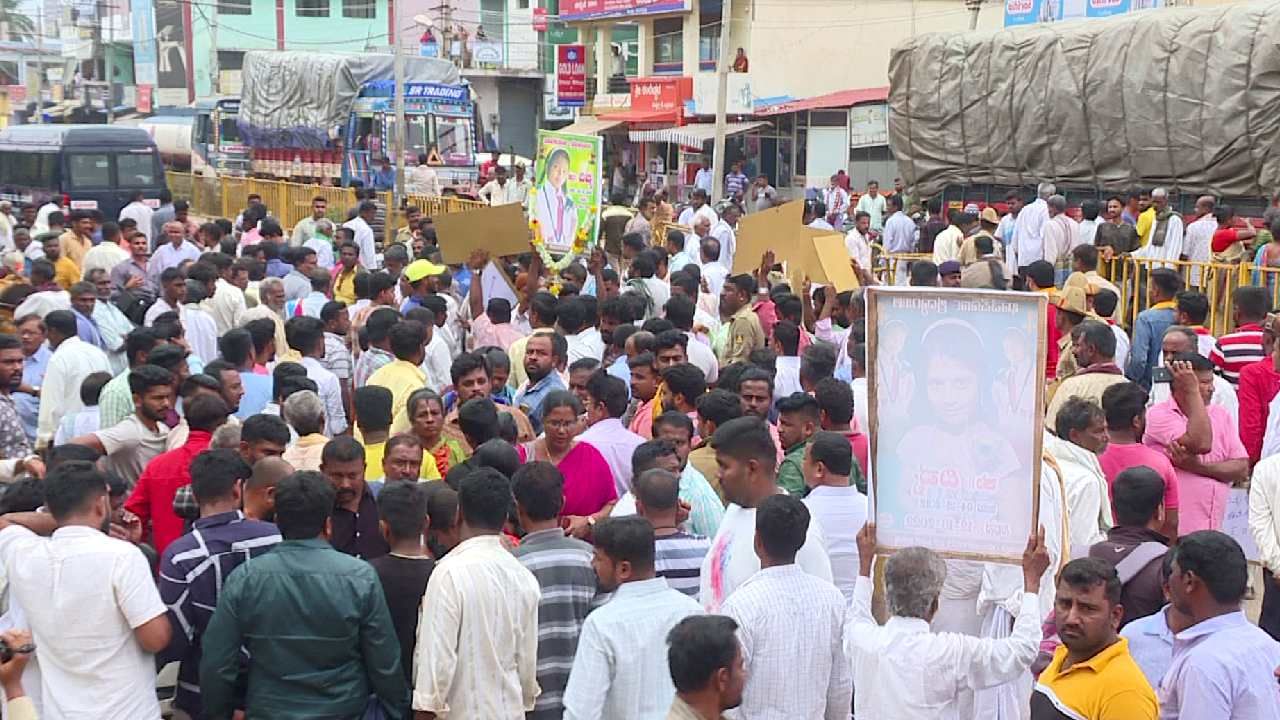 ಮಂಡ್ಯದಲ್ಲಿ ಟ್ಯೂಷನ್ಗೆ ಹೋಗಿದ್ದ ಬಾಲಕಿ ಶವ ಪತ್ತೆ ಕೇಸ್ಗೆ ಟ್ವಿಸ್ಟ್: ಕೊಲೆ ಮಾಡಿ ಸಂಪಿಗೆ ಎಸೆದಿರುವುದಾಗಿ ಸತ್ಯ ಒಪ್ಪಿಕೊಂಡ ಶಿಕ್ಷಕ