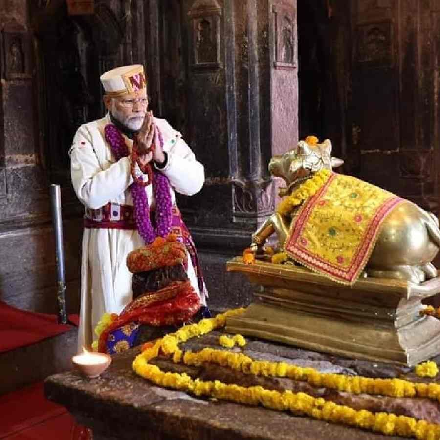 Pm Narendra Modi In Badrinath Pm Modi Visited Kedarnath And Badrinath Temple In Uttarakhand 
