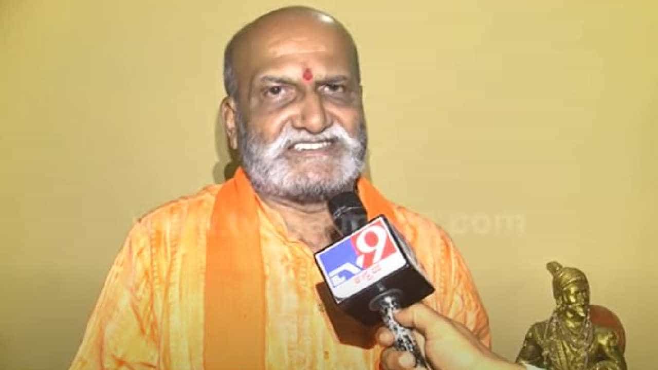 ಬೆಂಗಳೂರಿನ ಖಾಸಗಿ ಹೊಟೇಲ್ನಲ್ಲಿ ಹೀರಾಬೆನ್ ಮೋದಿಗೆ ಶ್ರದ್ಧಾಂಜಲಿ: ಎಲ್ಲ ರಾಜಕಾರಣಿಗಳು ಮೋದಿ ಆದರ್ಶಗಳನ್ನು ಪಾಲಿಸಬೇಕು ಎಂದ ಮುತಾಲಿಕ್ ಬೆಂಗಳೂರಿನ ಖಾಸಗಿ ಹೊಟೇಲ್ನಲ್ಲಿ ಹೀರಾಬೆನ್ ಮೋದಿಗೆ ಶ್ರದ್ಧಾಂಜಲಿ: ಎಲ್ಲ ರಾಜಕಾರಣಿಗಳು ಮೋದಿ ಆದರ್ಶಗಳನ್ನು ಪಾಲಿಸಬೇಕು ಎಂದ ಮುತಾಲಿಕ್