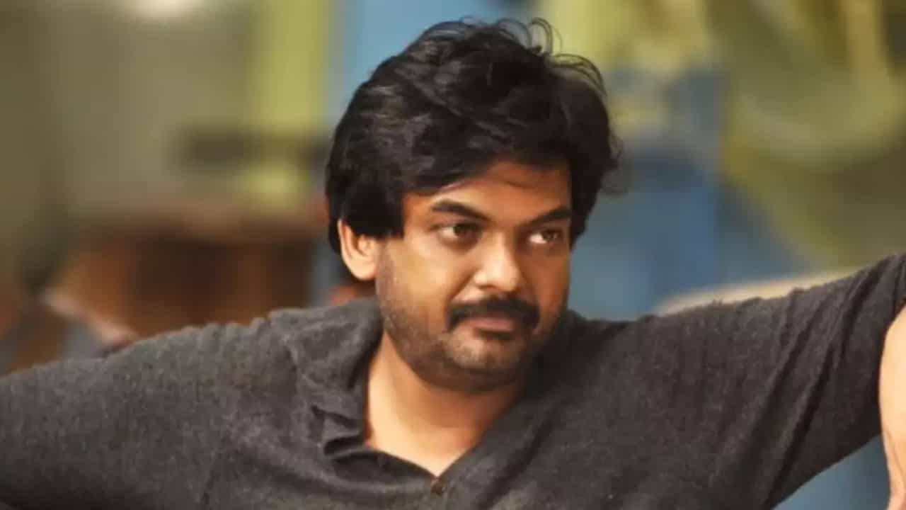 ಗಂಭೀರ ಸ್ವರೂಪ ಪಡೆದುಕೊಂಡ ಬ್ಲಾಕ್ಮೇಲ್ ಪ್ರಕರಣ; ಭಯಗೊಂಡ ನಿರ್ದೇಶಕ ಪುರಿ ಜಗನ್ನಾಥ್ ಗಂಭೀರ ಸ್ವರೂಪ ಪಡೆದುಕೊಂಡ ಬ್ಲಾಕ್ಮೇಲ್ ಪ್ರಕರಣ; ಭಯಗೊಂಡ ನಿರ್ದೇಶಕ ಪುರಿ ಜಗನ್ನಾಥ್