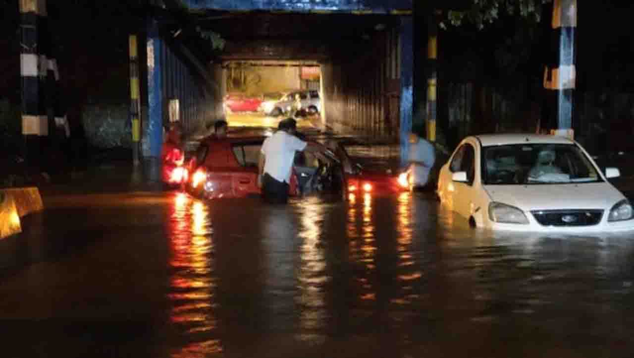 Puducherry Rain: ಪುದುಚೆರಿಯಲ್ಲಿ ಭಾರೀ ಮಳೆ; ಇನ್ನೆರಡು ದಿನ ಶಾಲೆಗಳಿಗೆ ರಜೆ ಘೋಷಣೆ