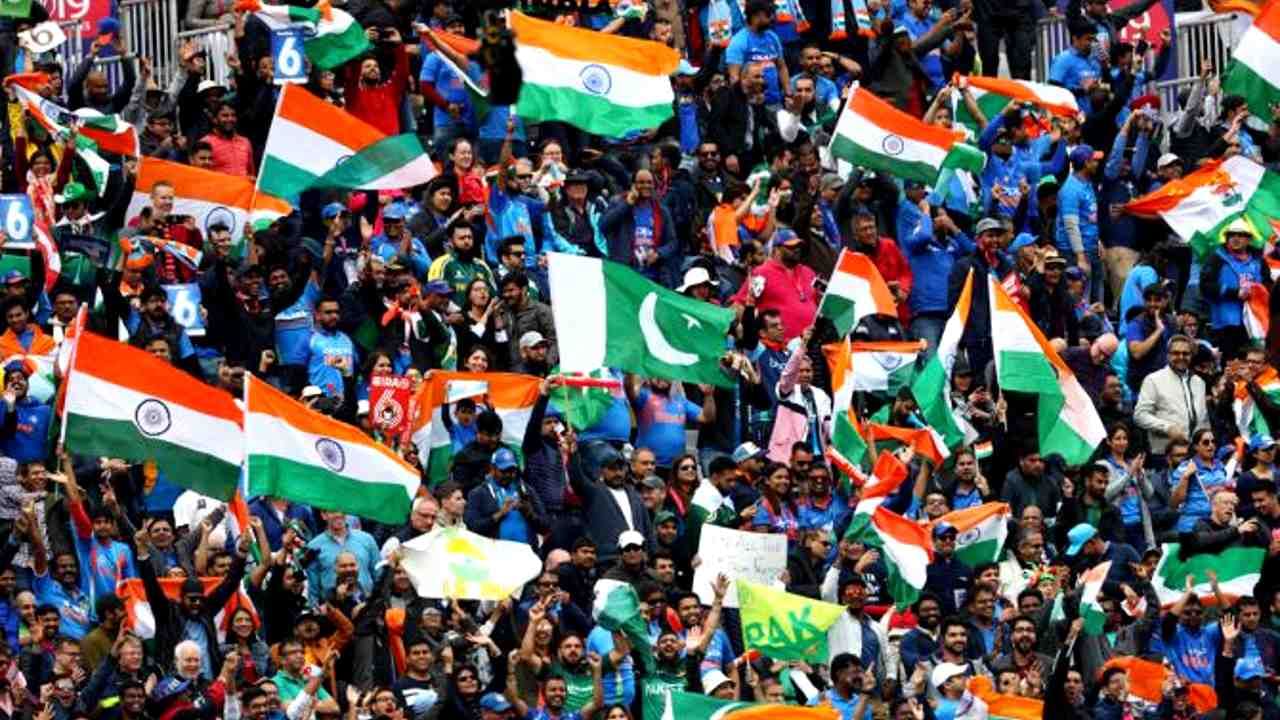 IND vs PAK: ಭಾರತ vs ಪಾಕ್ ರಣರೋಚಕ ಪಂದ್ಯ ವೀಕ್ಷಿಸುತ್ತಿದ್ದ ಅಭಿಮಾನಿಗೆ ಹೃದಯಾಘಾತ..! IND vs PAK: ಭಾರತ vs ಪಾಕ್ ರಣರೋಚಕ ಪಂದ್ಯ ವೀಕ್ಷಿಸುತ್ತಿದ್ದ ಅಭಿಮಾನಿಗೆ ಹೃದಯಾಘಾತ..!