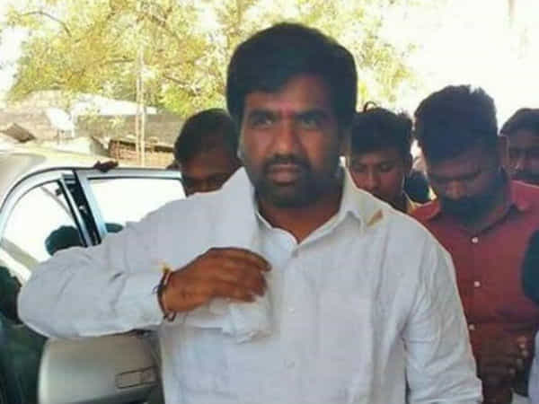 ಜಿಲ್ಲೆಯಲ್ಲಿ ಕಾಂಗ್ರೆಸ್ 7 ಕ್ಷೇತ್ರ ಗೆದ್ರೆ ಅರ್ಧಭಾಗ ಮೀಸೆ ಬೋಳಿಸಿಕೊಳ್ತಿನಿ: ಕೈ ನಾಯಕರಿಗೆ ಬಿಜೆಪಿ ಶಾಸಕ ಸವಾಲ್ ಜಿಲ್ಲೆಯಲ್ಲಿ ಕಾಂಗ್ರೆಸ್ 7 ಕ್ಷೇತ್ರ ಗೆದ್ರೆ ಅರ್ಧಭಾಗ ಮೀಸೆ ಬೋಳಿಸಿಕೊಳ್ತಿನಿ: ಕೈ ನಾಯಕರಿಗೆ ಬಿಜೆಪಿ ಶಾಸಕ ಸವಾಲ್