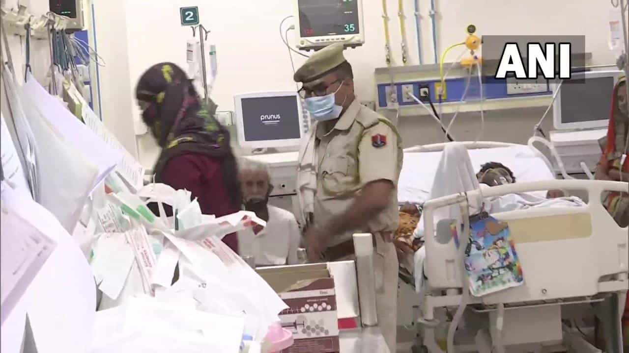 Shocking News: ಬೆಳ್ಳಿ ಗೆಜ್ಜೆಗಾಗಿ 108 ವರ್ಷದ ವೃದ್ಧೆಯ ಕಾಲುಗಳನ್ನೇ ಕತ್ತರಿಸಿದ ಕಳ್ಳರು! Shocking News: ಬೆಳ್ಳಿ ಗೆಜ್ಜೆಗಾಗಿ 108 ವರ್ಷದ ವೃದ್ಧೆಯ ಕಾಲುಗಳನ್ನೇ ಕತ್ತರಿಸಿದ ಕಳ್ಳರು!