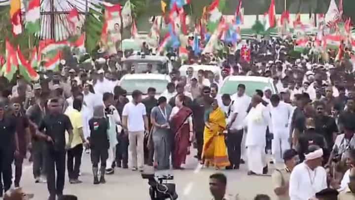 ಭಾರತ್ ಜೋಡೋ ಪಾದಾಯಾತ್ರೆ ವೇಳೆ ಪತ್ರಕರ್ತರ ಮೇಲೆ ಪೊಲೀಸರ ಹಲ್ಲೆ ಭಾರತ್ ಜೋಡೋ ಪಾದಾಯಾತ್ರೆ ವೇಳೆ ಪತ್ರಕರ್ತರ ಮೇಲೆ ಪೊಲೀಸರ ಹಲ್ಲೆ