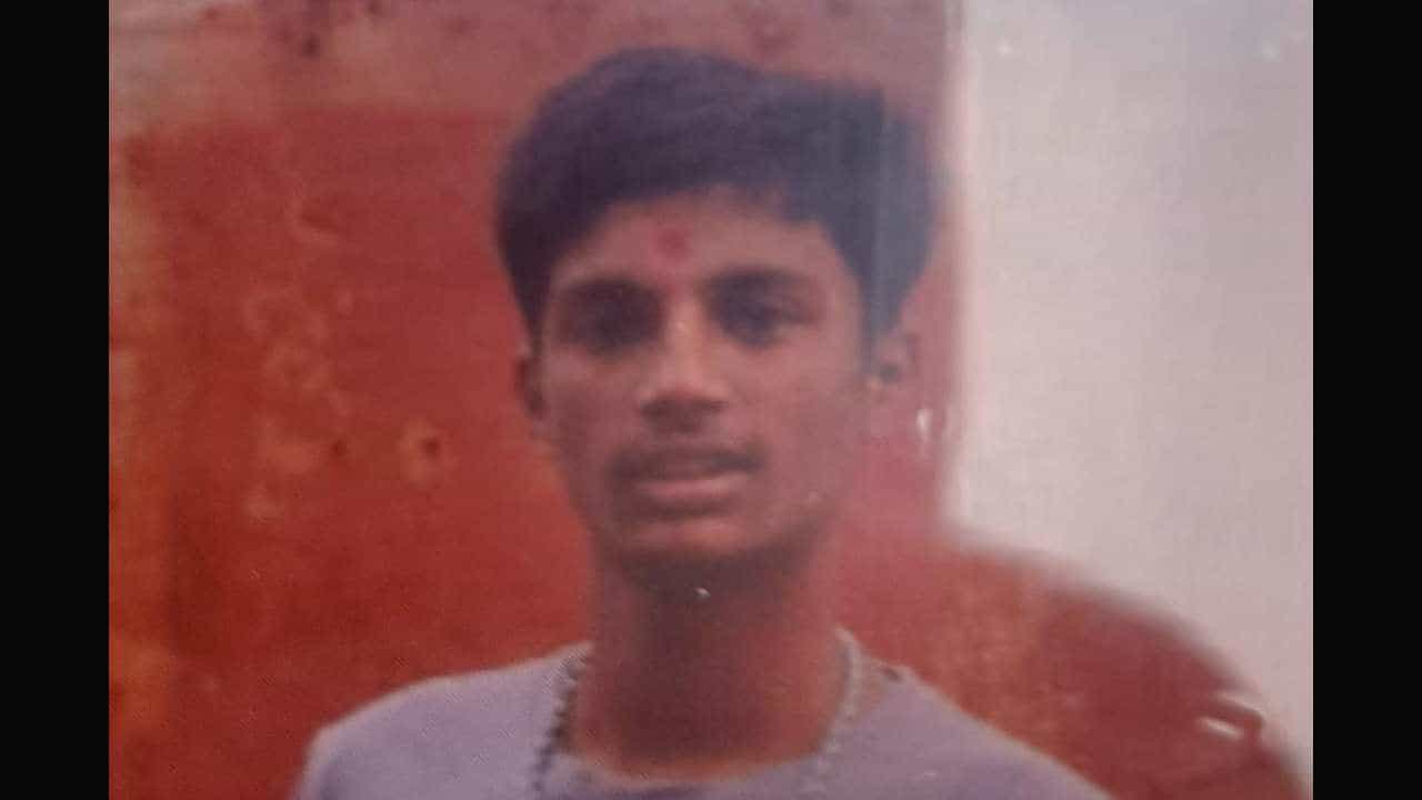 Belagavi News: ಮಾರಕಾಸ್ತ್ರದಿಂದ ಕೊಚ್ಚಿ SSLC ವಿದ್ಯಾರ್ಥಿಯ ಬರ್ಬರ ಹತ್ಯೆ: ದುಷ್ಕರ್ಮಿಗಳು ಪರಾರಿ Belagavi News: ಮಾರಕಾಸ್ತ್ರದಿಂದ ಕೊಚ್ಚಿ SSLC ವಿದ್ಯಾರ್ಥಿಯ ಬರ್ಬರ ಹತ್ಯೆ: ದುಷ್ಕರ್ಮಿಗಳು ಪರಾರಿ