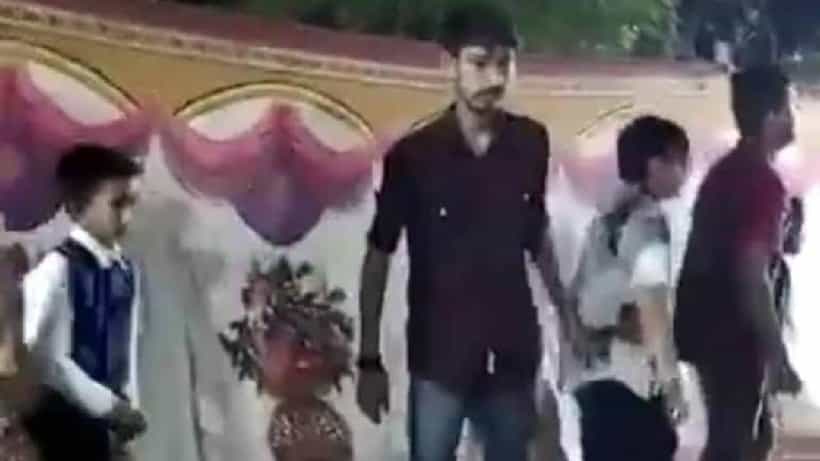 Viral Video: ನೃತ್ಯ ಮಾಡುವಾಗಲೇ ಹೃದಯಾಘಾತದಿಂದ ಕುಸಿದುಬಿದ್ದ ಯುವಕ; ಮೊಬೈಲ್ನಲ್ಲಿ ಸೆರೆಯಾಯ್ತು ಶಾಕಿಂಗ್ ವಿಡಿಯೋ