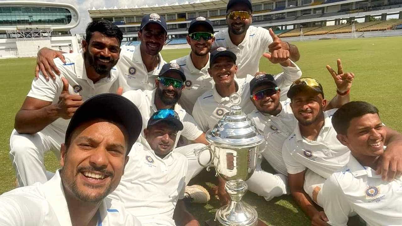 Irani Cup 2022: ಇರಾನಿ ಕಪ್ ಗೆದ್ದ ಶೇಷ ಭಾರತ ತಂಡ Irani Cup 2022: ಇರಾನಿ ಕಪ್ ಗೆದ್ದ ಶೇಷ ಭಾರತ ತಂಡ