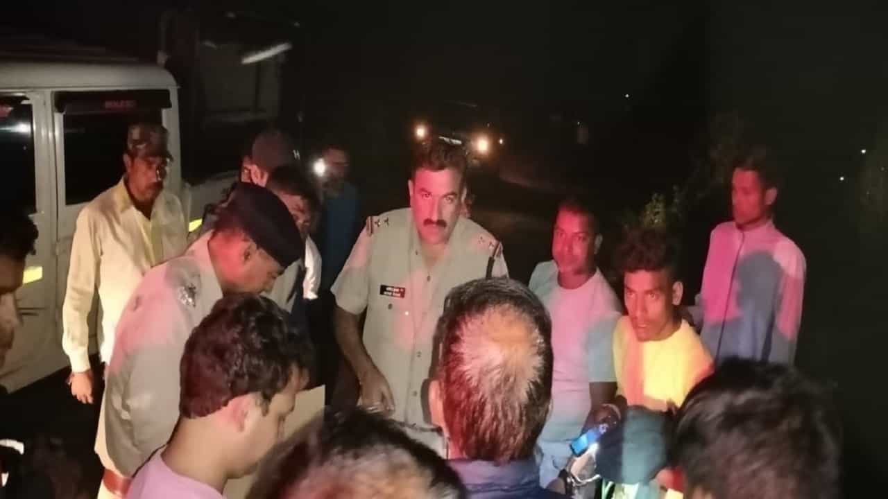 ಉತ್ತರಾಖಂಡ: ಕಮರಿಗೆ ಬಿದ್ದ ಮದುವೆ ದಿಬ್ಬಣದ ಬಸ್, 25 ಸಾವು ಉತ್ತರಾಖಂಡ: ಕಮರಿಗೆ ಬಿದ್ದ ಮದುವೆ ದಿಬ್ಬಣದ ಬಸ್, 25 ಸಾವು