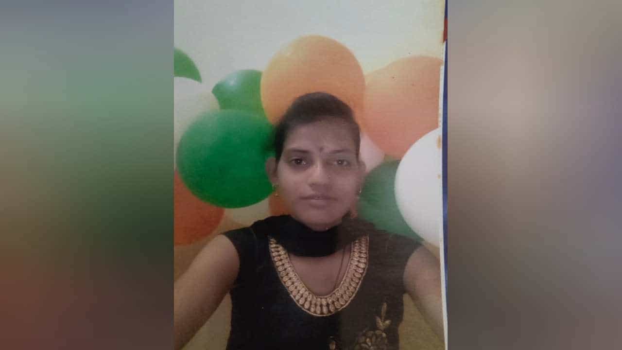 ಆನೆಕಲ್ನ ಮನೆಯೊಂದರಲ್ಲಿ ಪತ್ನಿ ಶವ ಪತ್ತೆ, ಪತಿ ನಾಪತ್ತೆ ಆನೆಕಲ್ನ ಮನೆಯೊಂದರಲ್ಲಿ ಪತ್ನಿ ಶವ ಪತ್ತೆ, ಪತಿ ನಾಪತ್ತೆ