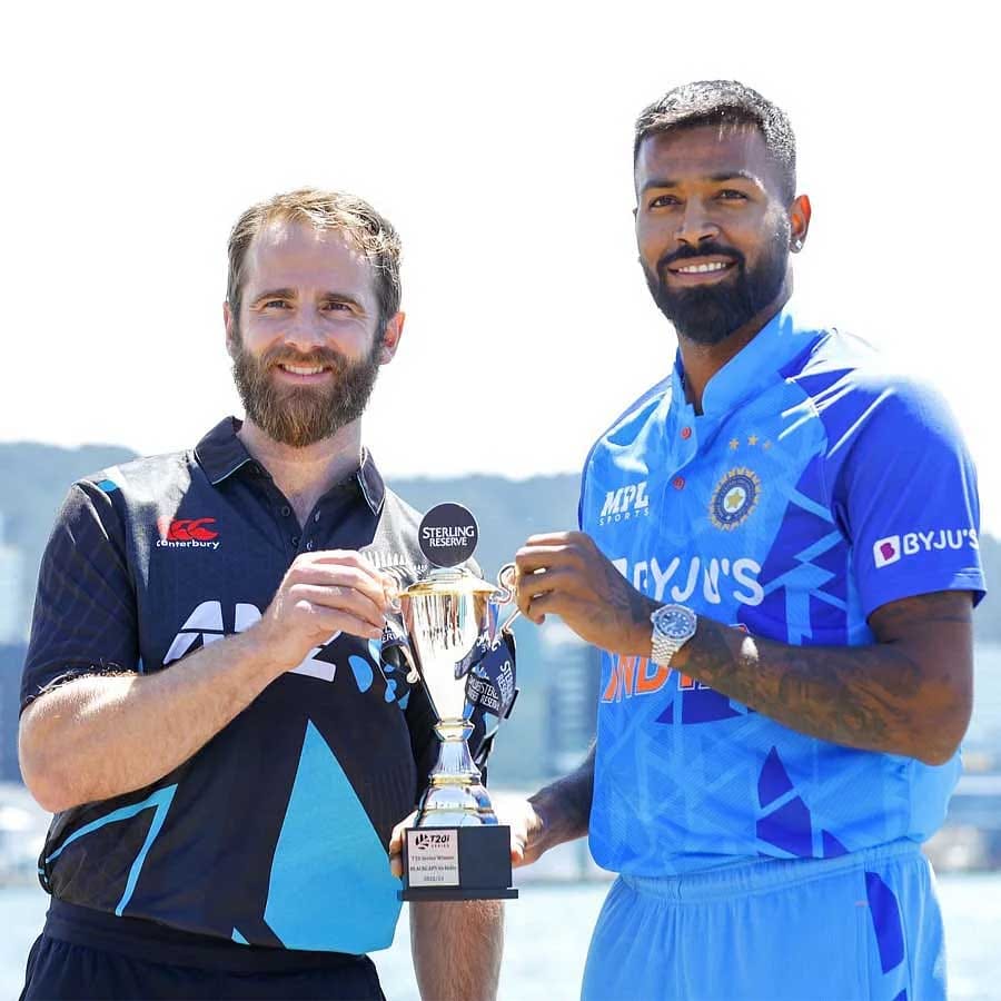 ಐಸಿಸಿ ಟಿ20 ವಿಶ್ವಕಪ್ ಸೆಮಿ ಫೈನಲ್​ನಲ್ಲಿ ಸೋತ ಭಾರತ ಹಾಗೂ ನ್ಯೂಜಿಲೆಂಡ್ (India vs New Zealand) ತಂಡಗಳು ವಿಶ್ರಾಂತಿಯ ಬಳಿಕ ಮತ್ತೆ ಮುಖಾಮುಖಿ ಆಗುತ್ತಿದೆ. ಇಂದು ವೆಲ್ಲಿಂಗ್ಟನ್​ನ ಸ್ಕೈ ಸ್ಟೇಡಿಯಂನಲ್ಲಿ ಮೊದಲ ಟಿ20 ಪಂದ್ಯವನ್ನು ಆಡುವ ಮೂಲಕ ಸರಣಿಗೆ ಚಾಲನೆ ಸಿಗಲಿದೆ.