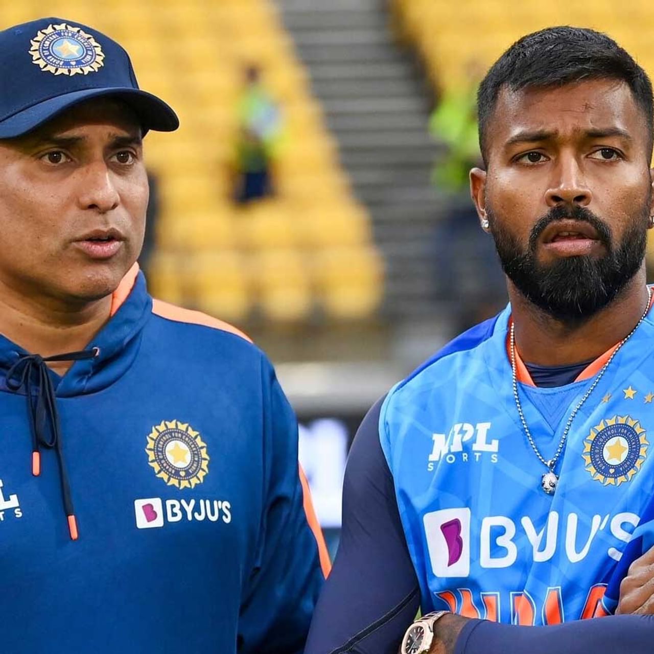 ನ್ಯೂಜಿಲೆಂಡ್ ವಿರುದ್ಧದ ದ್ವಿತೀಯ ಟಿ20 ಪಂದ್ಯದಲ್ಲಿ ಭರ್ಜರಿ ಗೆಲುವು ಸಾಧಿಸಿ ಸರಣಿಯಲ್ಲಿ 1-0 ಮುನ್ನಡೆ ಪಡೆದುಕೊಂಡಿದ್ದ ಭಾರತ ಇದೀಗ ಮೂರನೇ ಪಂದ್ಯಕ್ಕೆ ಸಜ್ಜಾಗುತ್ತಿದೆ. ಇಂದು ನೆಪಯರ್ನ ಮಕ್ಲೆನ್ ಪಾರ್ಕ್ನಲ್ಲಿ ನಡುವೆ ಹೈವೋಲ್ಟೇಜ್ ಕದನ ನಡೆಯಲಿದೆ. ಇದರಲ್ಲಿ ಟೀಮ್ ಇಂಡಿಯಾ ಗೆದ್ದರೆ ಸರಣಿ ವಶಪಡಿಸಿಕೊಂಡ ಸಾಧನೆ ಮಾಡಲಿದೆ.
