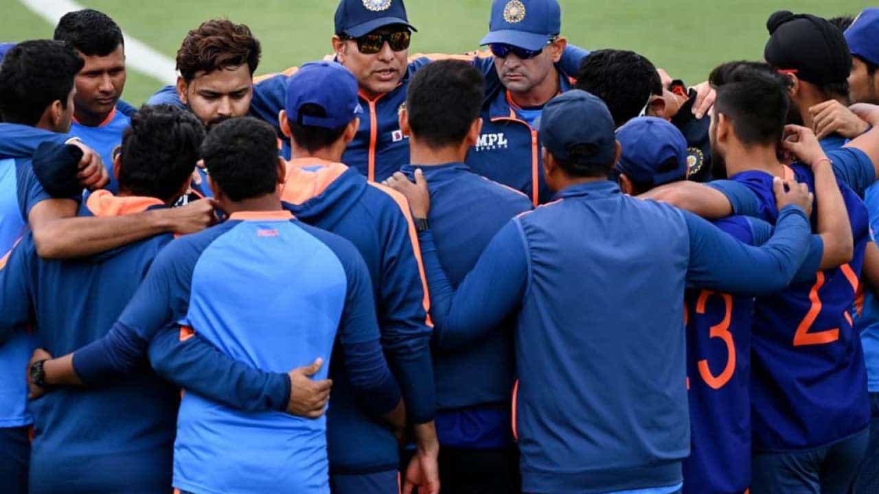 ಭಾನುವಾರ ಹ್ಯಾಮಿಲ್ಟನ್ನಲ್ಲಿ ನಡೆದ ಭಾರತ ಹಾಗೂ ನ್ಯೂಜಿಲೆಂಡ್ ನಡುವಣ ದ್ವಿತೀಯ ಏಕದಿನ ಪಂದ್ಯ ಪೂರ್ಣ ಕಾಣದೆ ಮಳೆಯಿಂದಾಗಿ ರದ್ದು ಮಾಡಲಾಯಿತು. ಮೊದಲ ಏಕದಿನ ಗೆದ್ದ ಪರಿಣಾಮ ನ್ಯೂಜಿಲೆಂಡ್ ಸರಣಿಯಲ್ಲಿ 1-0 ಮುನ್ನಡೆ ಪಡೆದುಕೊಂಡಿದೆ. ಹೀಗಾಗಿ ತೃತೀಯ ಏಕದಿನ ಪಂದ್ಯದ ಮೇಲೆ ಉಭಯ ತಂಡಗಳ ಕಣ್ಣಿದೆ.