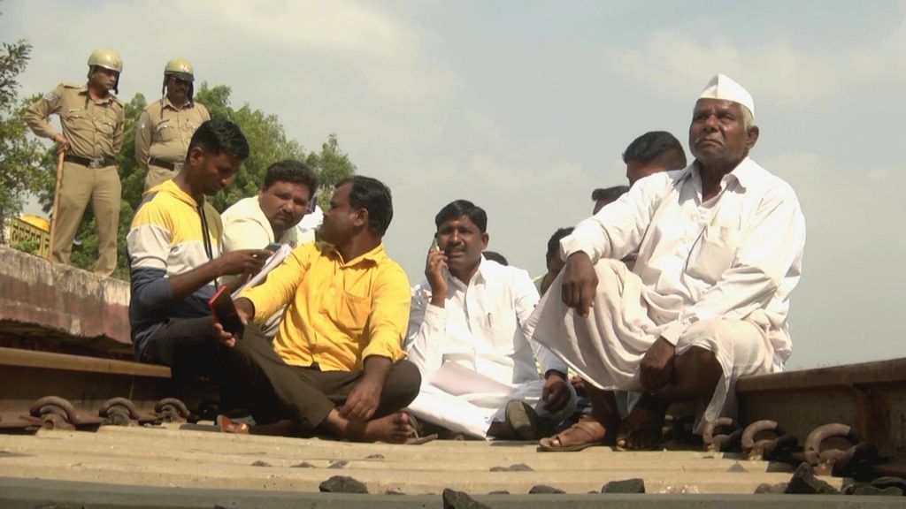 Farmers who lost agricultural land to railway project yet to compensate even after 12 years protest at bagalkot