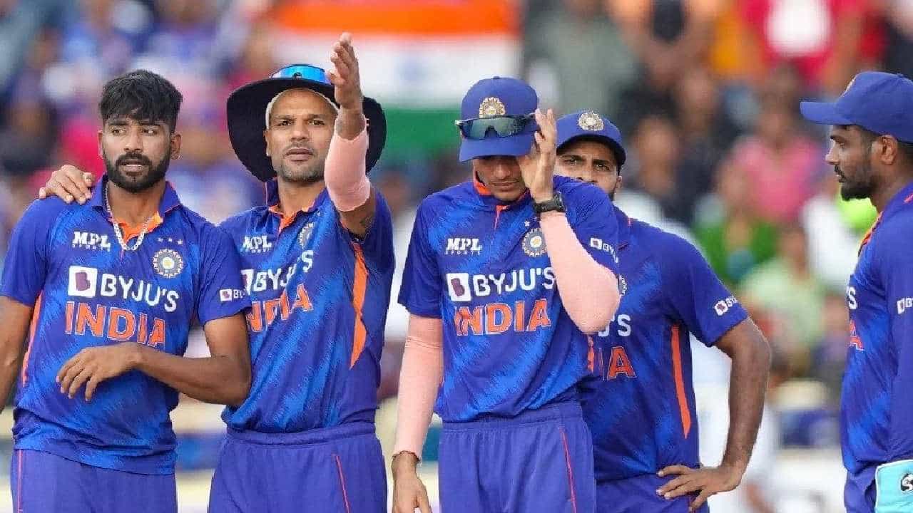 India vs New Zealand: ಭಾರತ-ನ್ಯೂಜಿಲೆಂಡ್ ನಡುವಣ ಏಕದಿನ ಸರಣಿ ವೇಳಾಪಟ್ಟಿ ಹಾಗೂ ತಂಡ ಹೀಗಿದೆ India vs New Zealand: ಭಾರತ-ನ್ಯೂಜಿಲೆಂಡ್ ನಡುವಣ ಏಕದಿನ ಸರಣಿ ವೇಳಾಪಟ್ಟಿ ಹಾಗೂ ತಂಡ ಹೀಗಿದೆ