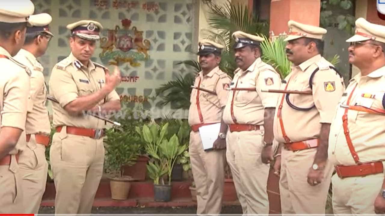 ಪೊಲೀಸರು ಹೆವಿವೇಟ್ ಗಳಾಗಿದ್ದರೆ ಕೆಲಸ ಮಾಡುವುದು ಕಷ್ಟ ಎಂದು ದೊಡ್ಡಹೊಟ್ಟೆಯ ಅಧಿಕಾರಿಗಳಿಗೆ ಎಡಿಜಿಪಿ ಅಲೋಕ್ ಕುಮಾರ್ ಹೇಳಿದರು! ಪೊಲೀಸರು ಹೆವಿವೇಟ್ ಗಳಾಗಿದ್ದರೆ ಕೆಲಸ ಮಾಡುವುದು ಕಷ್ಟ ಎಂದು ದೊಡ್ಡಹೊಟ್ಟೆಯ ಅಧಿಕಾರಿಗಳಿಗೆ ಎಡಿಜಿಪಿ ಅಲೋಕ್ ಕುಮಾರ್ ಹೇಳಿದರು!