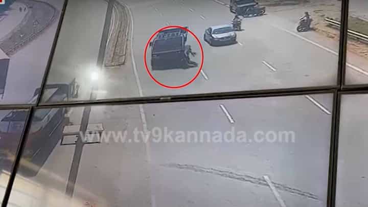 ಧಾರವಾಡ: ಬೆಳಗಲಿ ಕ್ರಾಸ್ ಬಳಿ ರಸ್ತೆ ಅಪಘಾತ, ಬೈಕ್ ಸವಾರ ಸ್ಥಳದಲ್ಲೇ ಸಾವು ಧಾರವಾಡ: ಬೆಳಗಲಿ ಕ್ರಾಸ್ ಬಳಿ ರಸ್ತೆ ಅಪಘಾತ, ಬೈಕ್ ಸವಾರ ಸ್ಥಳದಲ್ಲೇ ಸಾವು