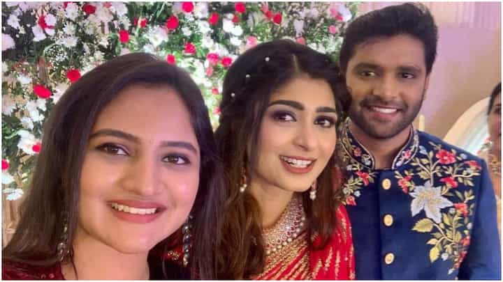 Aditi Prabhudeva Marriage: ಅದಿತಿ ಪ್ರಭುದೇವ-ಯಶಸ್ವಿ ಮದುವೆಗೆ ಸಾಕ್ಷಿಯಾದ ಸ್ಯಾಂಡಲ್ವುಡ್ ತಾರೆಯರು; ಇಲ್ಲಿದೆ ವಿಡಿಯೋ Aditi Prabhudeva Marriage: ಅದಿತಿ ಪ್ರಭುದೇವ-ಯಶಸ್ವಿ ಮದುವೆಗೆ ಸಾಕ್ಷಿಯಾದ ಸ್ಯಾಂಡಲ್ವುಡ್ ತಾರೆಯರು; ಇಲ್ಲಿದೆ ವಿಡಿಯೋ